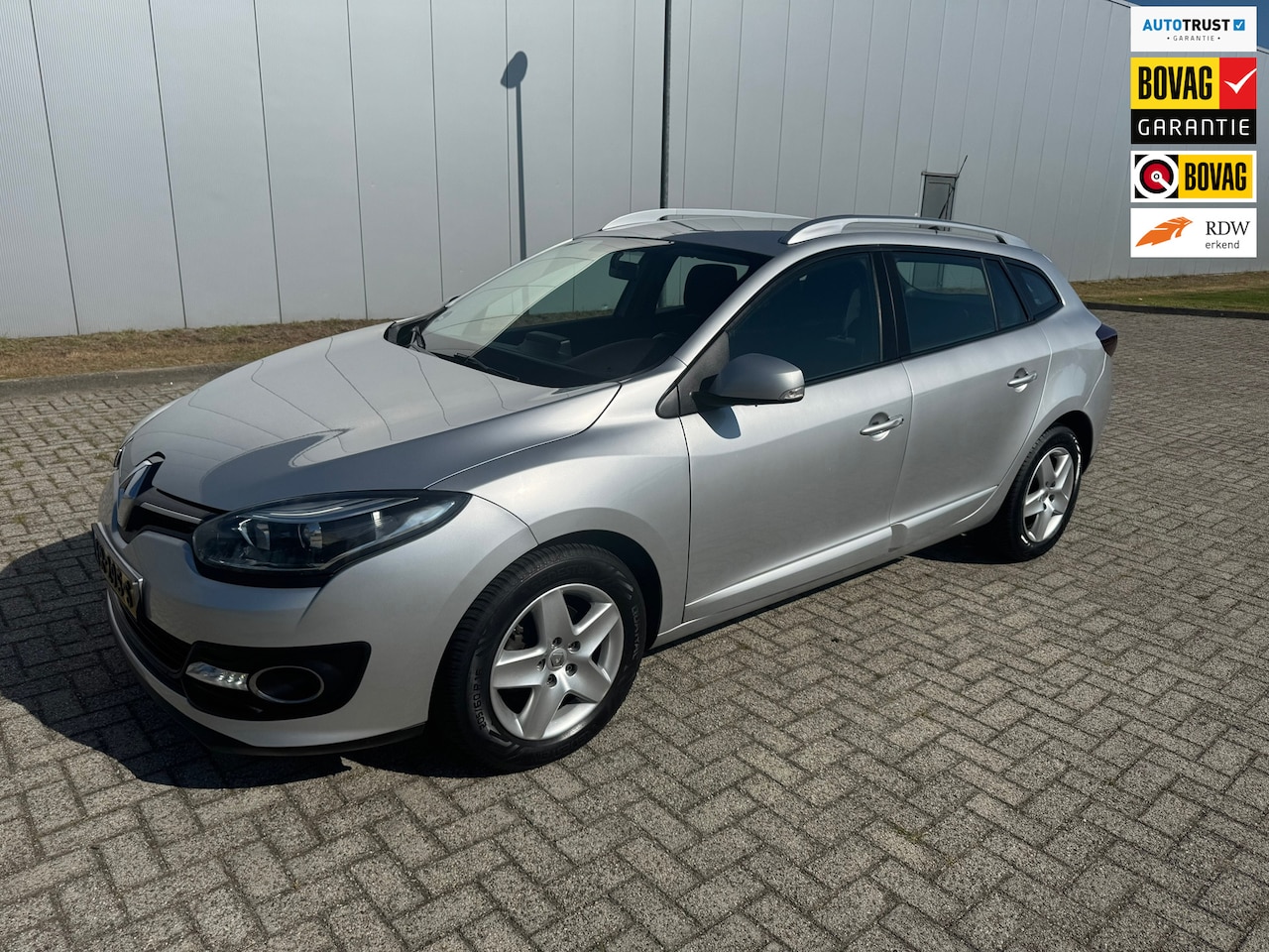 Renault Mégane Estate - 1.5 dCi Limited 1.5 dCi Limited ,Airco, Navigatie, Trekhaak - AutoWereld.nl