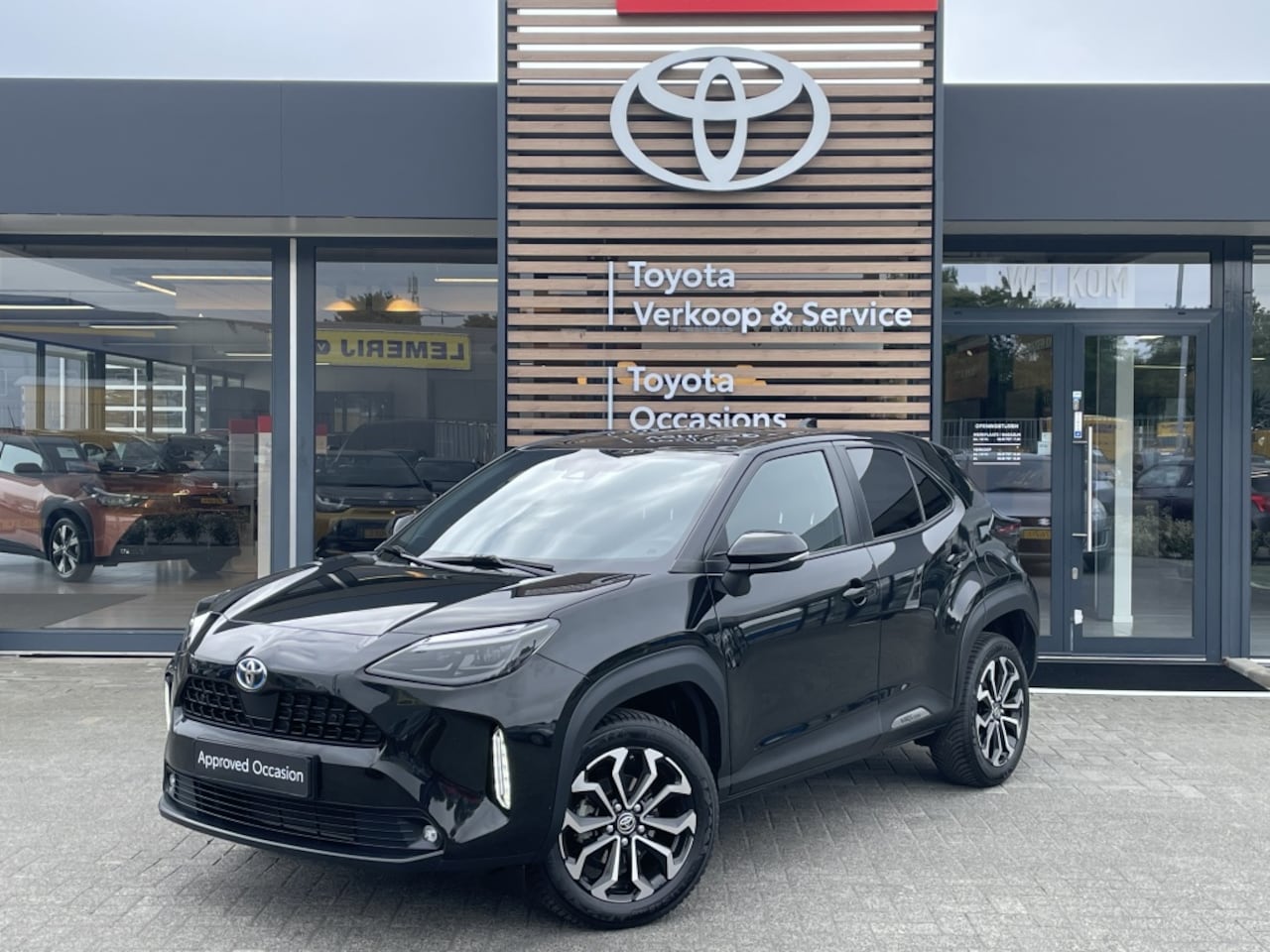 Toyota Yaris Cross - 1.5 Hybrid Dynamic | Parkeersensoren V+A | Stuur en Stoelverwarm - AutoWereld.nl