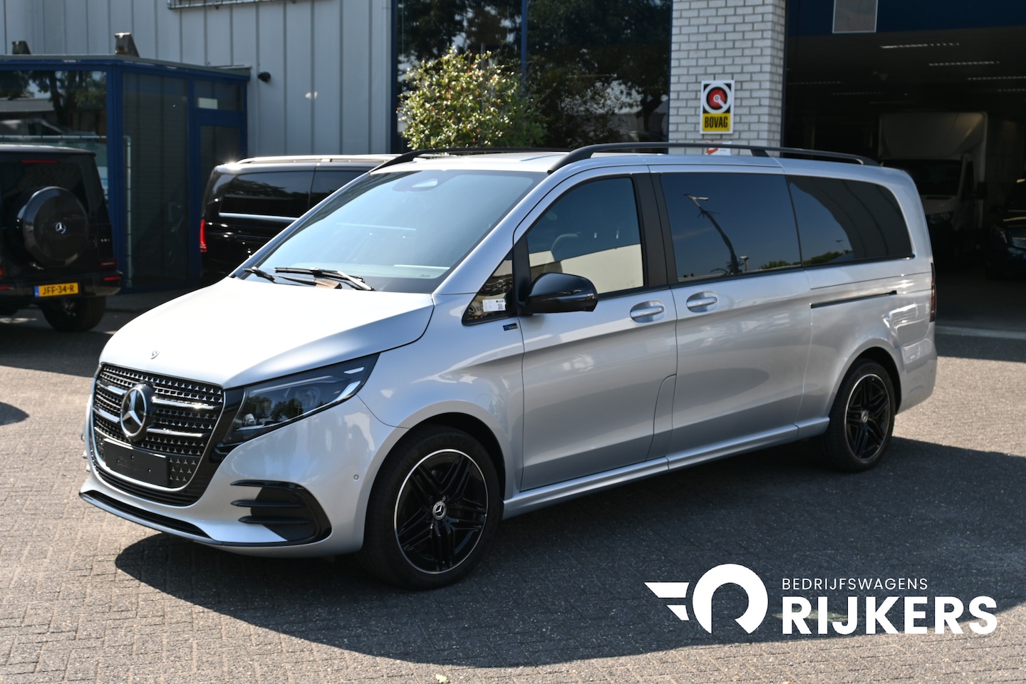 Mercedes-Benz V-klasse - 300d 4-Matic Exclusive AMG L3 DC 4x4 Airmatic, Stoelkoeling, Standkachel, 360 Camera, Burm - AutoWereld.nl
