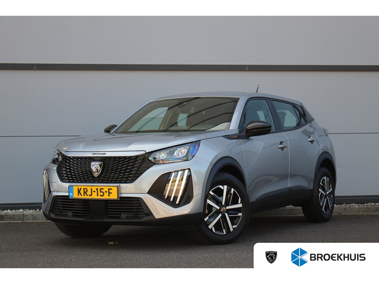 Peugeot 2008 - 1.2 Hybrid 145 PK Style | Camera | Climate & Cruise C. | CarPlay | Park Assist | Navigatie - AutoWereld.nl