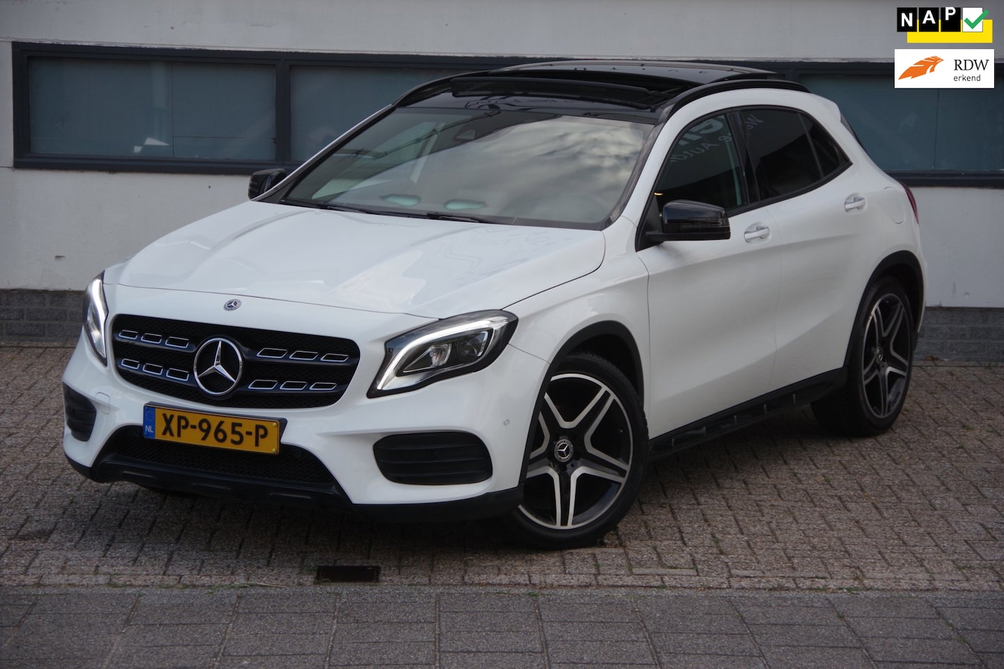 Mercedes-Benz GLA-Klasse - 180 Business Solution AMG Night Upgrade 180 Business Solution AMG Night Upgrade - AutoWereld.nl