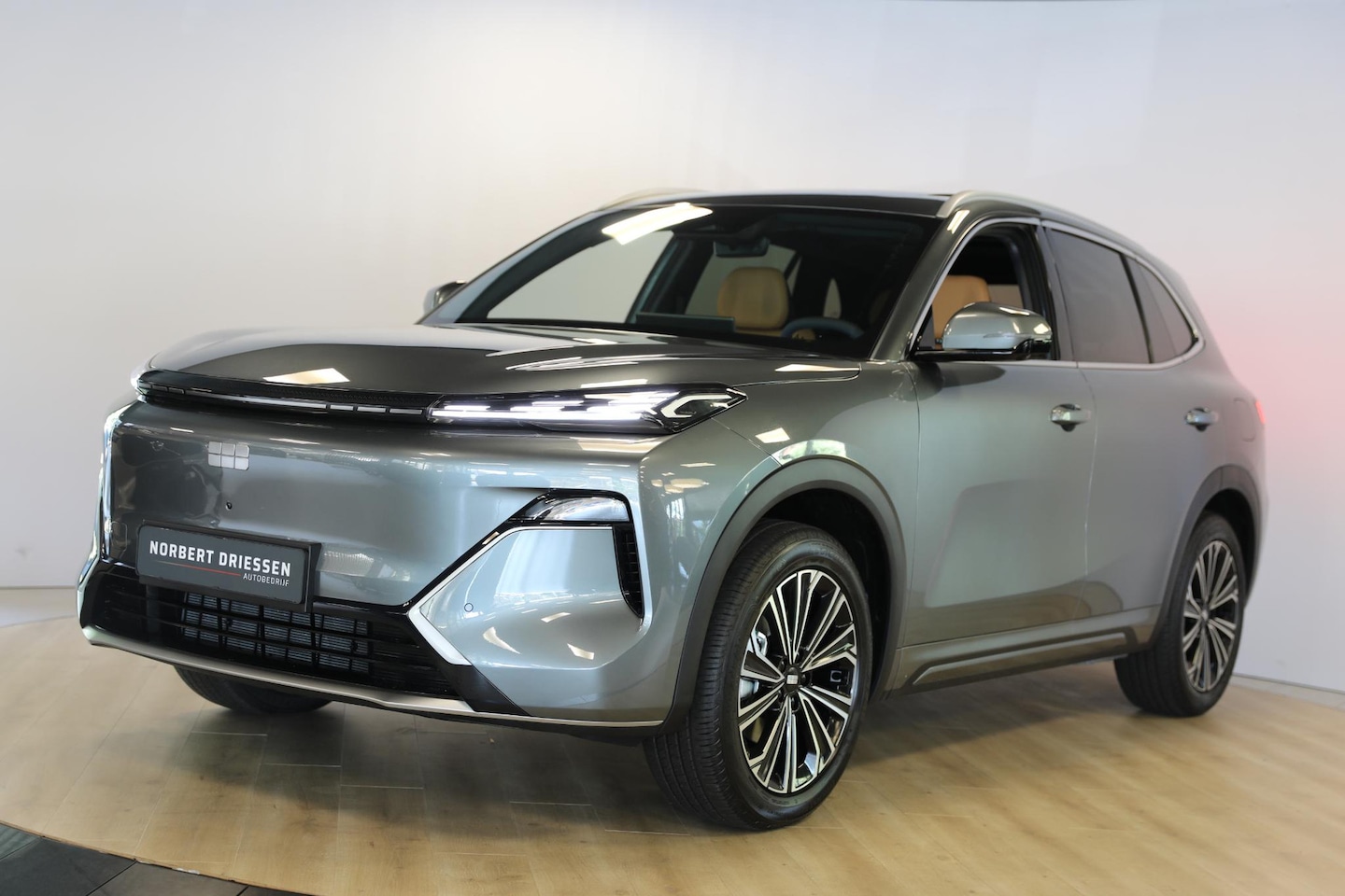 Geely Starray EM-i - 1.5 Max+ | Pano | Massage | Leer | Full Option - AutoWereld.nl