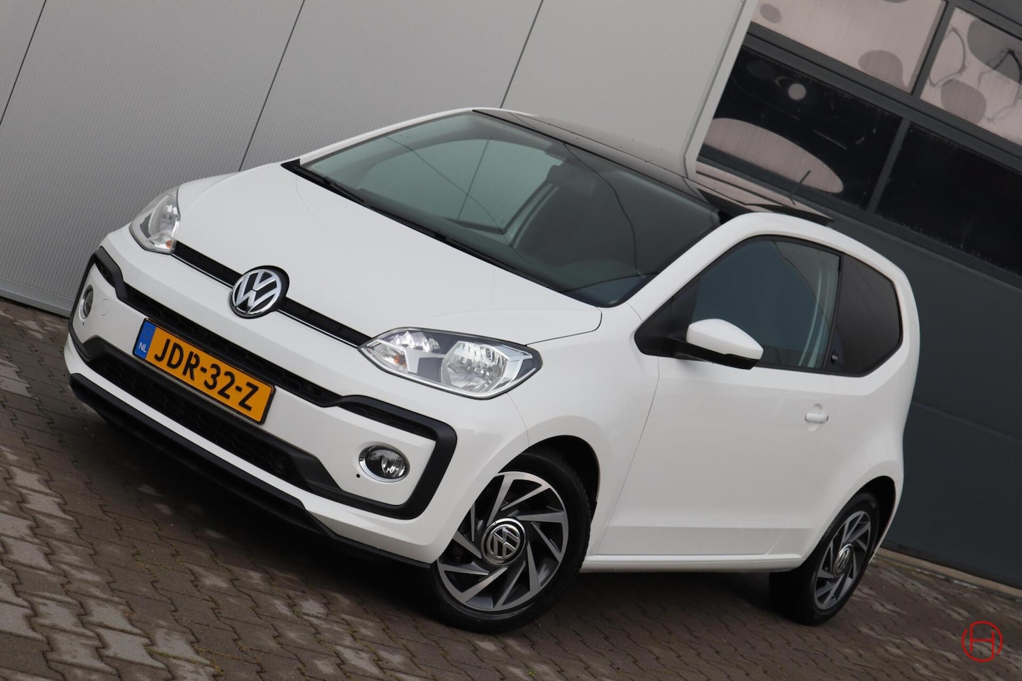Volkswagen Up! - 1.0 TSI 90 PK Sound up! / Panoramadak / Airco / 1e eigenaar - AutoWereld.nl