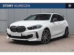 BMW 1-serie - 118i M Sport Automaat / Panoramadak / M Sportstoelen / Comfort Access / Achteruitrijcamera