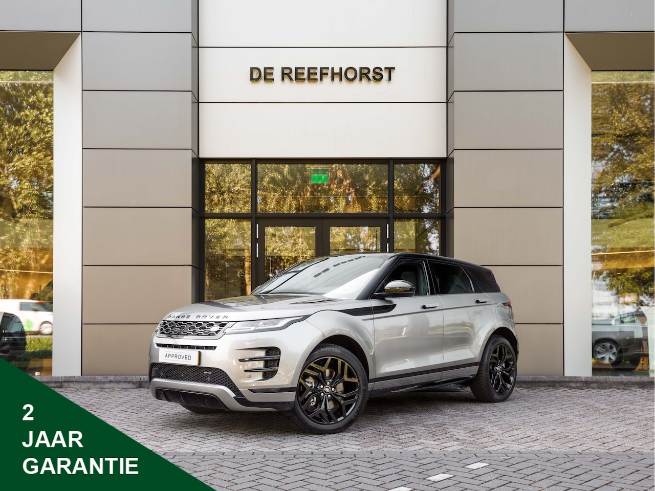 Land Rover Range Rover Evoque - P300e AWD R-Dynamic HSE | Cold Climate Pack | Sliding panoramic roof | Black Exterior Pac - AutoWereld.nl