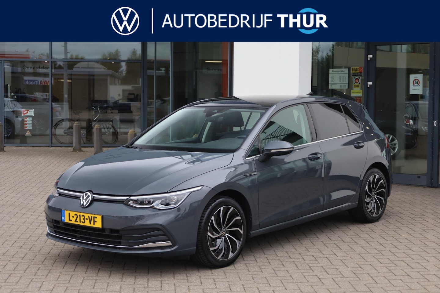 Volkswagen Golf - 1.5 TSI Style 1.5 TSI Style 130PK / 96kW, Panoramadak, keyless start, navigatie, privacy glas, 17" 'Vent - AutoWereld.nl