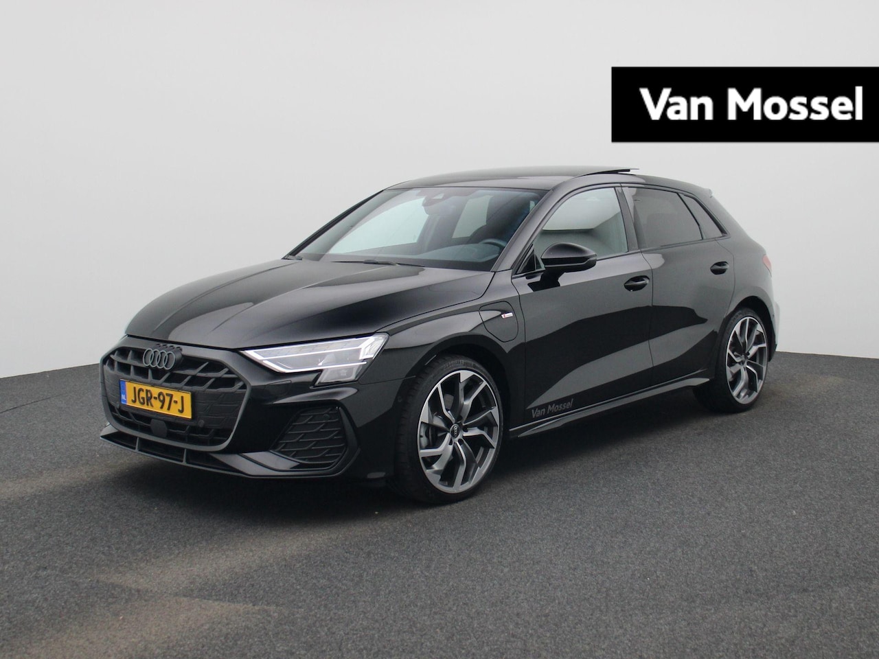 Audi A3 Sportback - 40 TFSI e S edition 204 PK l Demo l Adaptive cruise control l Panoramadak l Achteruitrijca - AutoWereld.nl