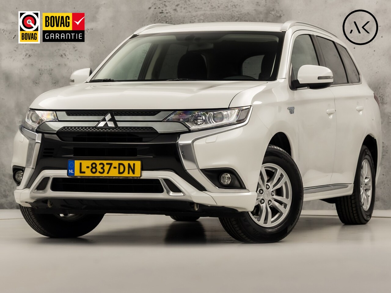 Mitsubishi Outlander Sport - 2.4 PHEV Pure 225Pk Automaat (APPLE CARPLAY, GROOT NAVI, CAMERA, TREKHAAK, SPORTSTOELEN, G - AutoWereld.nl