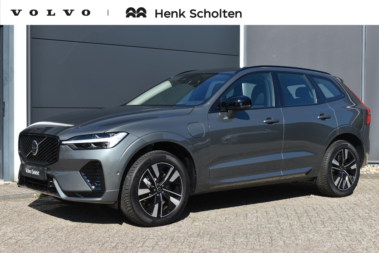 Volvo XC60 - T6 Plug-in hybrid AWD Plus Dark | Panoramadak | Trekhaak | Head up display | 360 graden ca - AutoWereld.nl