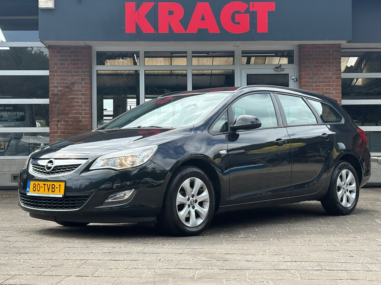 Opel Astra Sports Tourer - Business Edition 1.4T 120 pk - navi - trekhaak - zuinig! - AutoWereld.nl