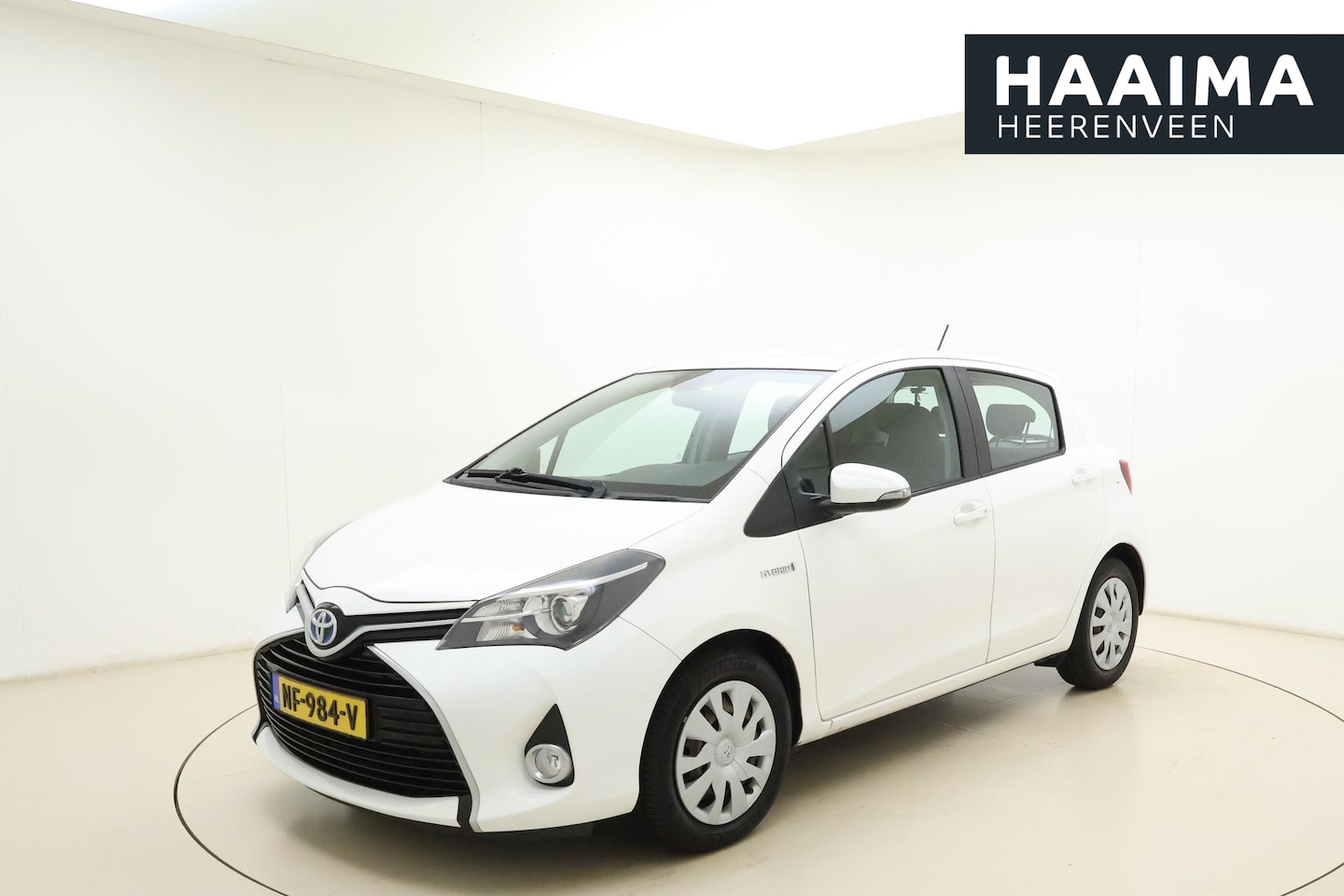 Toyota Yaris - 1.5 Hybrid Aspiration | Navigatie | Climate Control | Cruise control | Camera | Verw. bui - AutoWereld.nl