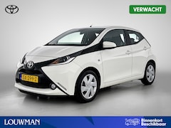 Toyota Aygo - 1.0 VVT-i x-nav | Navigatie | Airco | Achteruitrijcamera | Elektrische ramen voor | Elektr