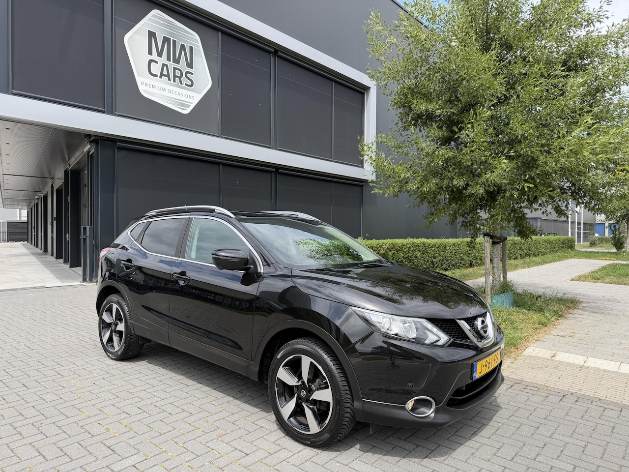 Nissan Qashqai - 1.6 Tekna Pano, Keyless, 360 Camera - AutoWereld.nl