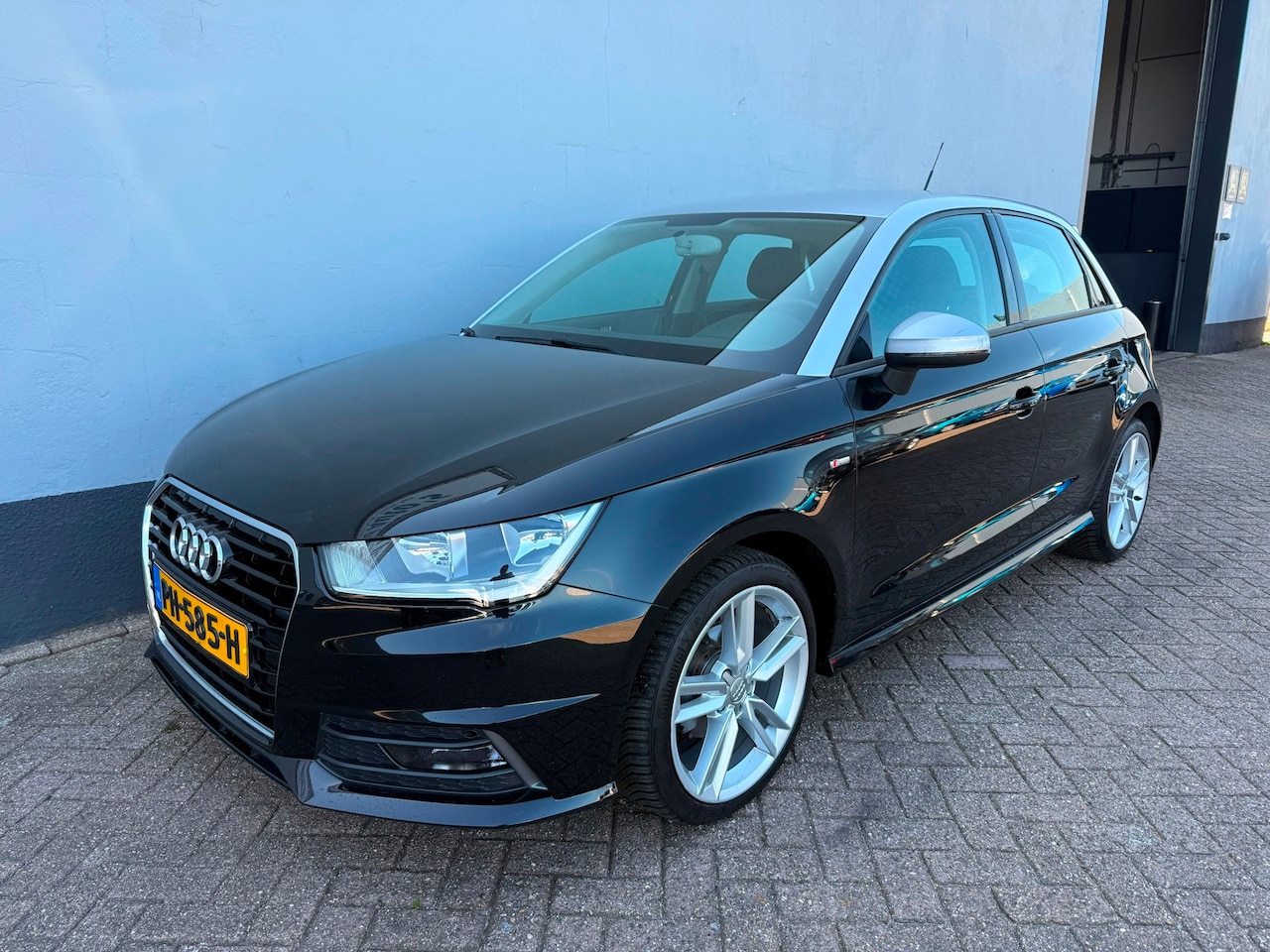 Audi A1 Sportback - 1.0 TFSI S- Line Adrenalin 5-Deurs - Cruise - AutoWereld.nl