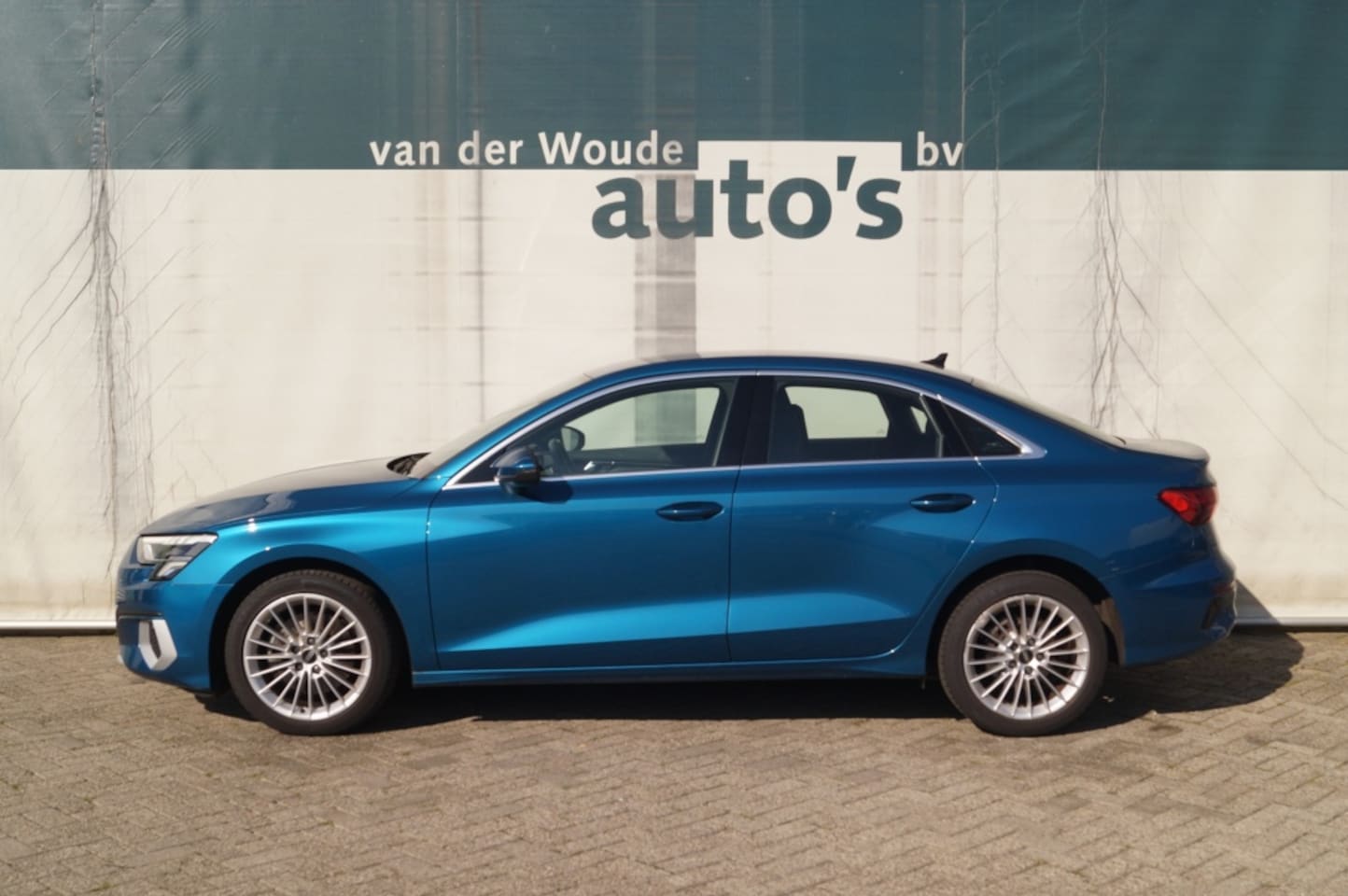 Audi A3 Limousine - 30 TFSI Bns edition - AutoWereld.nl