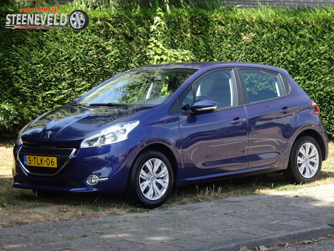 Peugeot 208 - 1.2 VTi Envy met Navi en ClimateControl - AutoWereld.nl