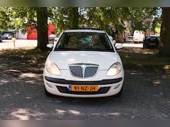 Lancia Y(psilon) - Ypsilon 1.4-16V Platino