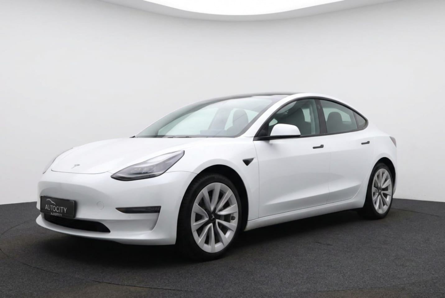 Tesla Model 3 - Standard Range Plus RWD 60 kWh AMD Ryzen l Pano l Full Self Driving 3 - AutoWereld.nl