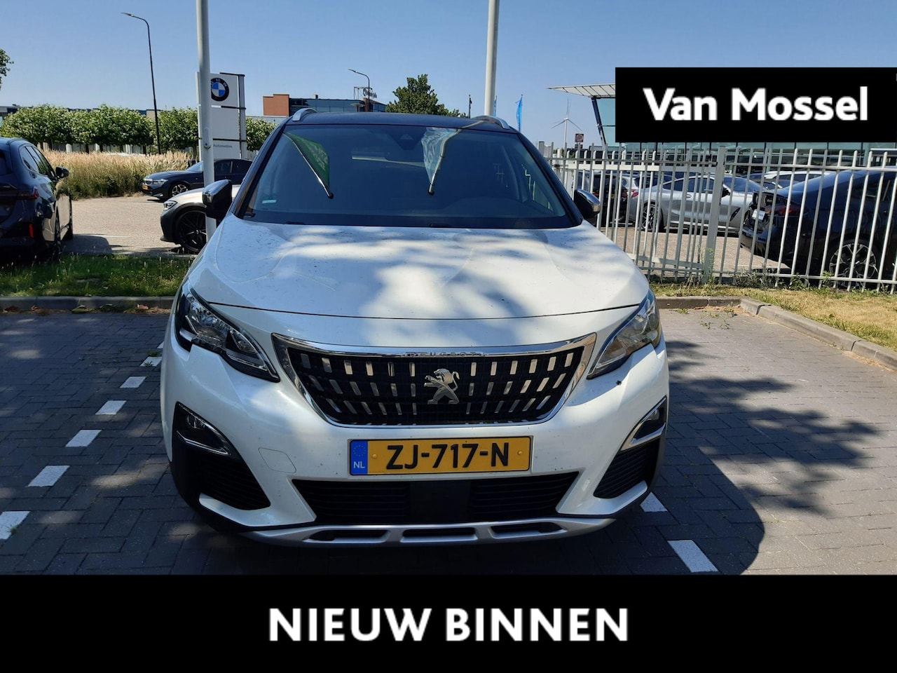 Peugeot 3008 - 1.2 PureTech Crossway | AUTOMAAT | Trekhaak | 360 Graden Camera | NIEUWE D-RIEM! | Half-Le - AutoWereld.nl