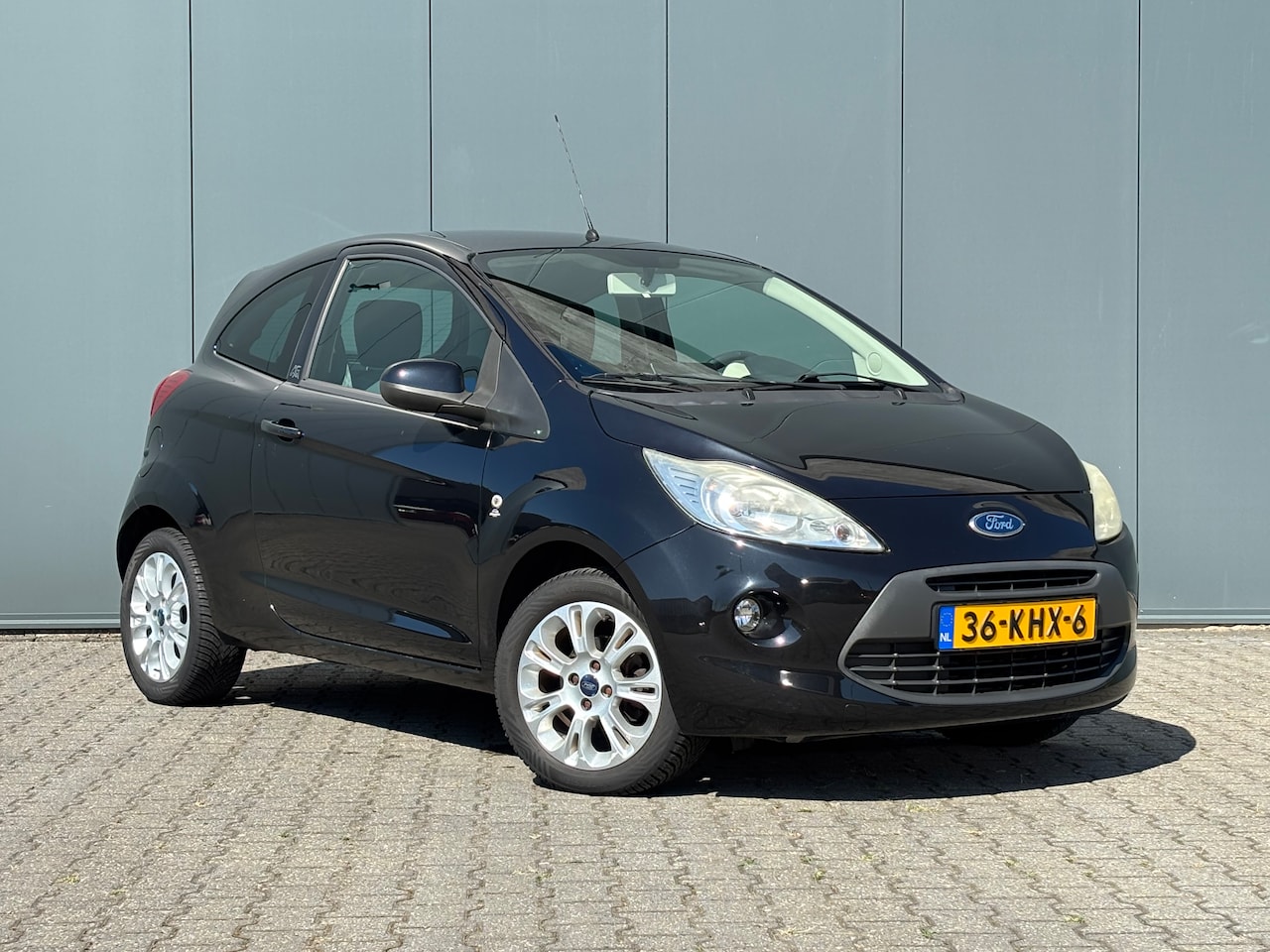 Ford Ka - 1.2 Titanium 100% onderhouden | Airco | All seasons | Carplay - AutoWereld.nl