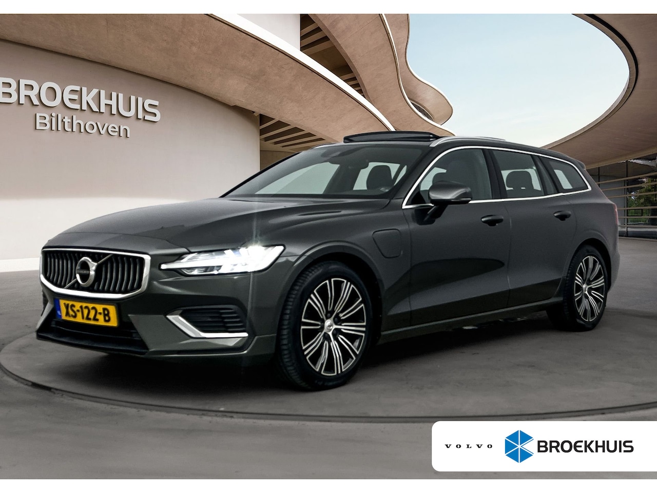 Volvo V60 - 2.0 T8 Twin Engine AWD Inscription | Panoramadak | Harman en Cardon | Blis | PDC V+A en ca - AutoWereld.nl