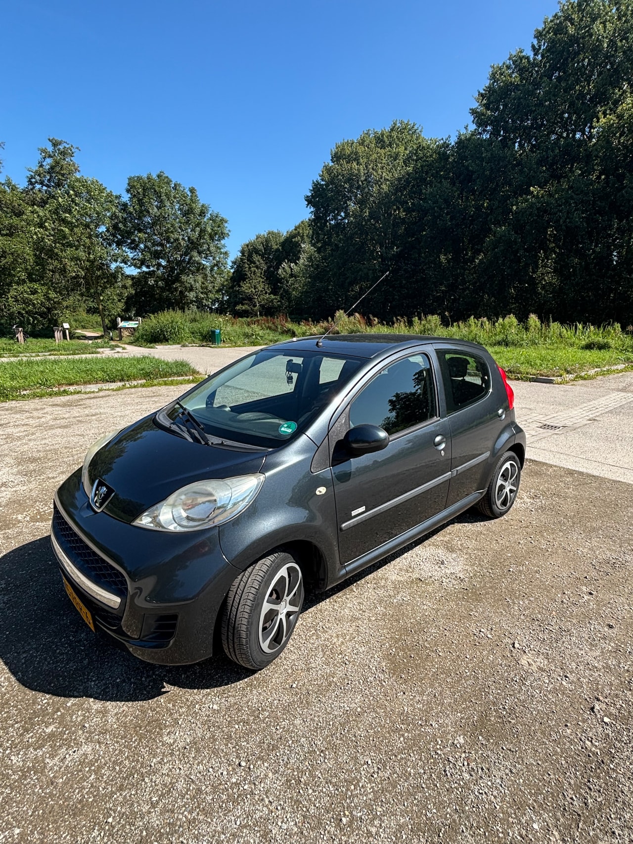 Peugeot 107 - 1.0-12V Millesim 200 - AutoWereld.nl