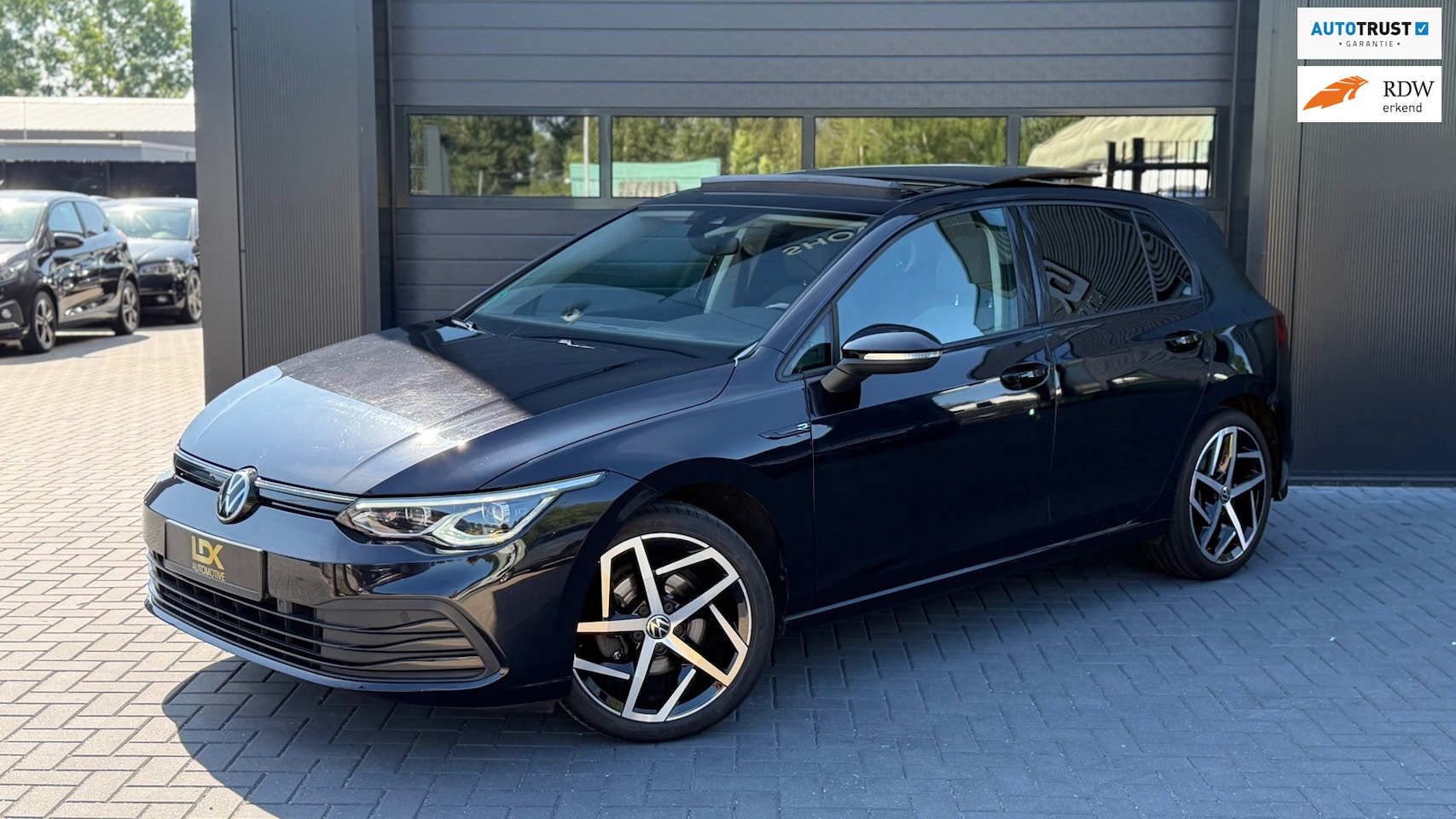 Volkswagen Golf - 1.5 TSI Life Business Pano|Camera|IQ|Cruise|Matrix - AutoWereld.nl