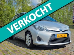 Toyota Yaris - 1.5 Full Hybrid Aspiration 2e eigenaar dealer onderhouden navigatie achteruit camera cruis