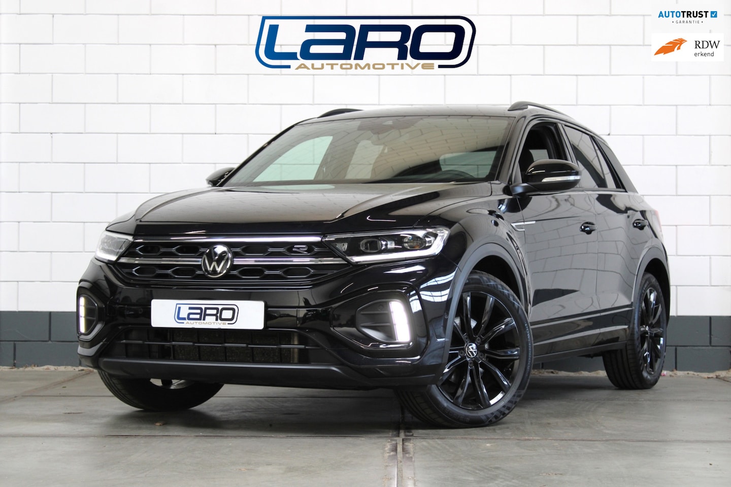 Volkswagen T-Roc - 1.5 TSI R-Line |IQ.Lights Camera Virtual Sfeer CarPlay Blackstyle - AutoWereld.nl