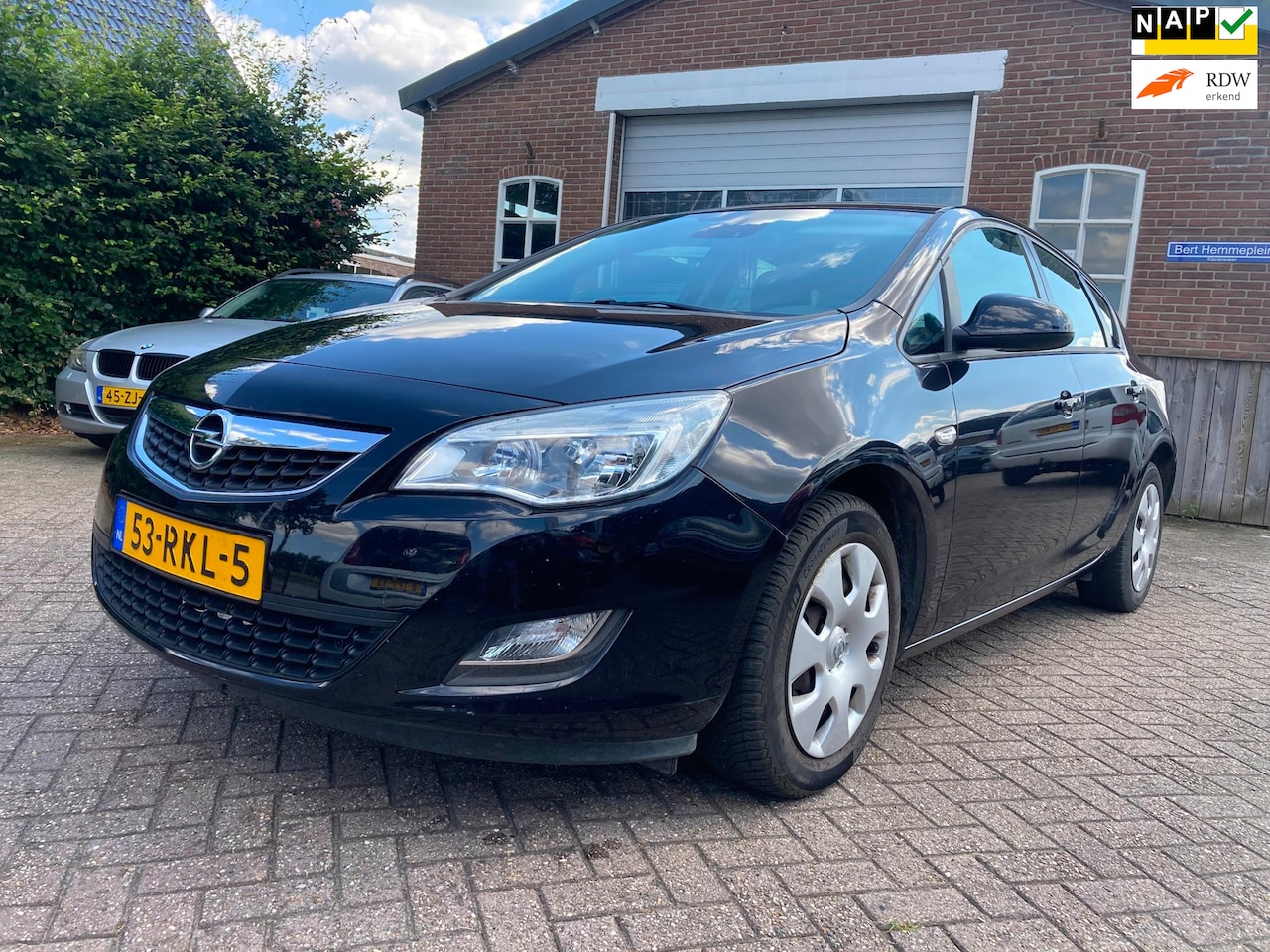 Opel Astra - 1.4 Edition Bj 2011, Airco, Cruise, trekhaak. inruil is mogelijk - AutoWereld.nl