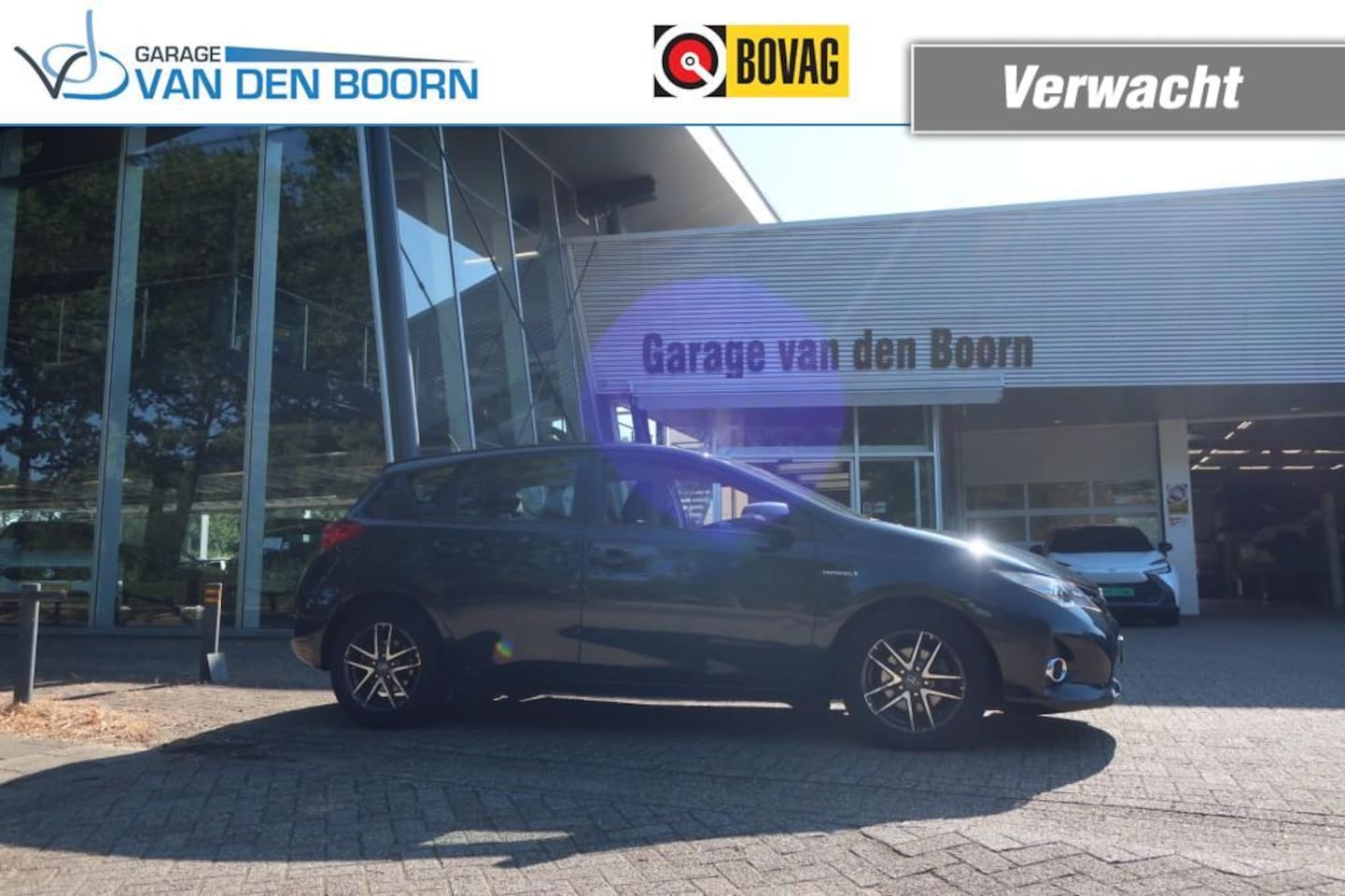 Toyota Auris - 1.8 VVT-i Hybrid, All-Season banden, Cruise, Trekhaak, Camera etc. - AutoWereld.nl