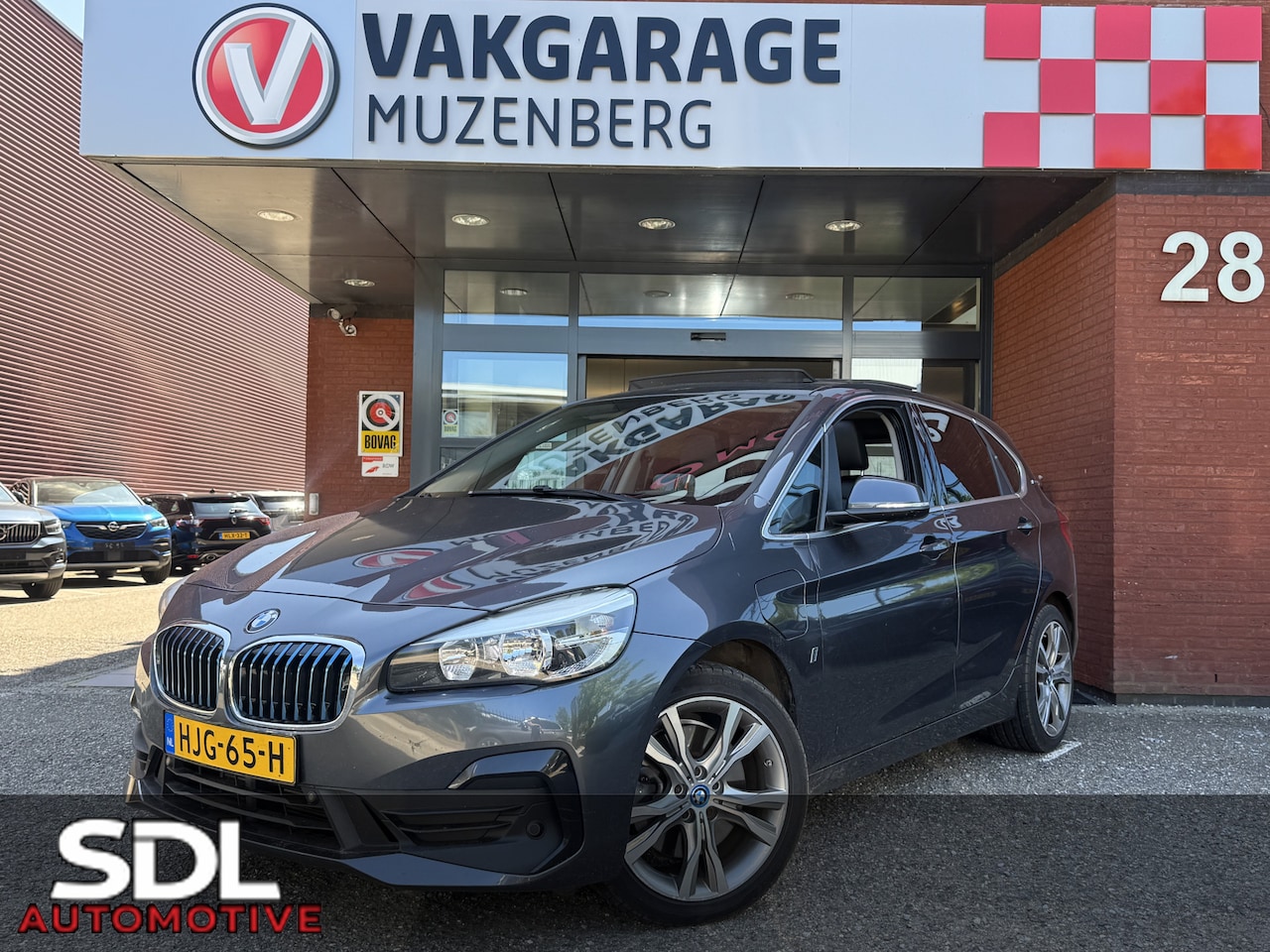 BMW 2-serie Active Tourer - 225xe iPerformance Executive // NAVI // CAMERA // HEAD UP DISPLAY // PANO SCHUIF-KANTEL DA - AutoWereld.nl