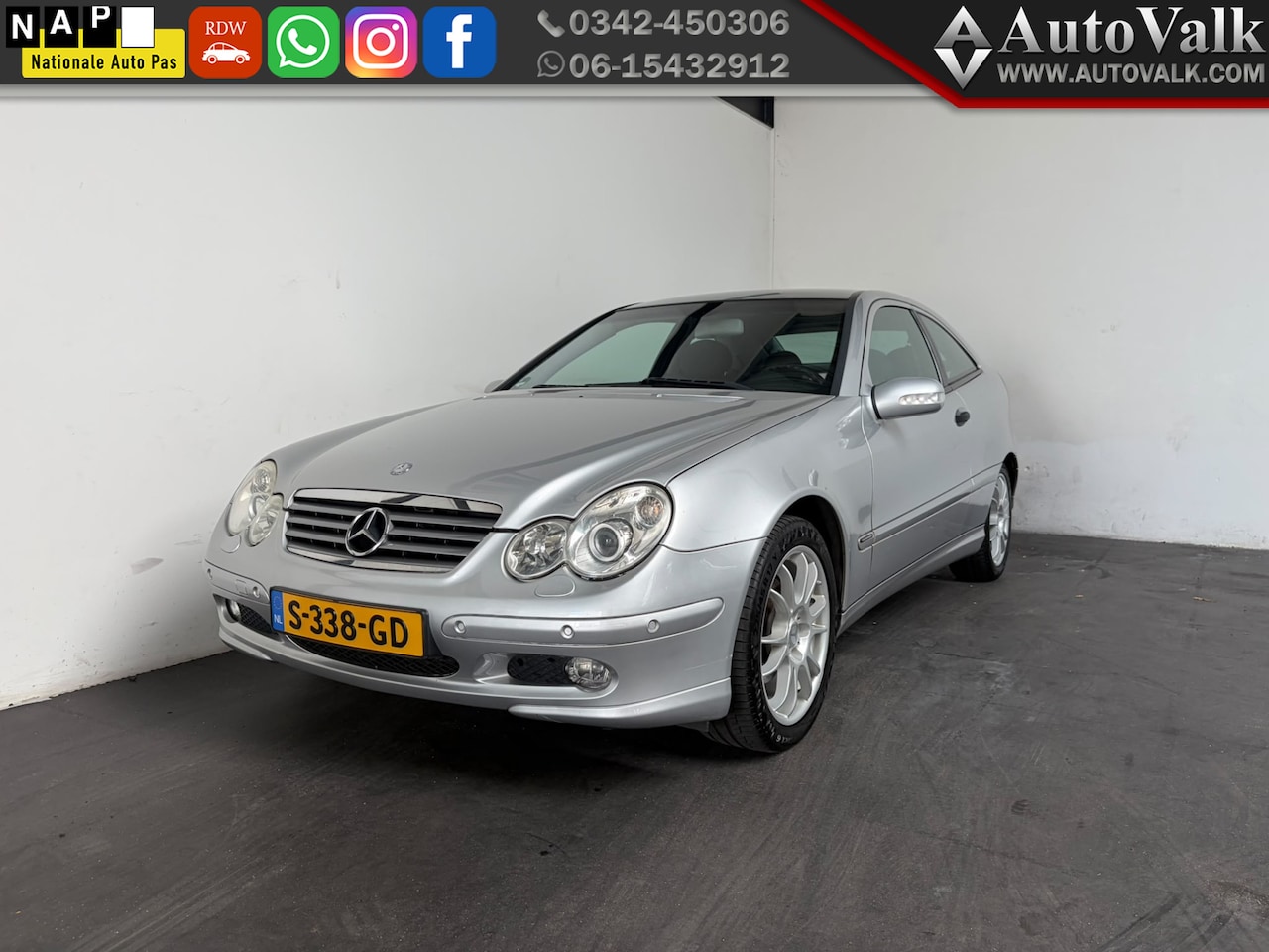Mercedes-Benz C-klasse Coupé - 180 K. Elegance - AutoWereld.nl