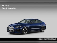 BMW i4 - eDrive40 M Sport Pakket 84 kWh | Achteruitrijcamera | Comfort Access | Elektrisch bediend