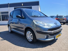 Peugeot 1007 - 1.4 67.000 Km Nap/Nieuwe D.riem/Koude Airco
