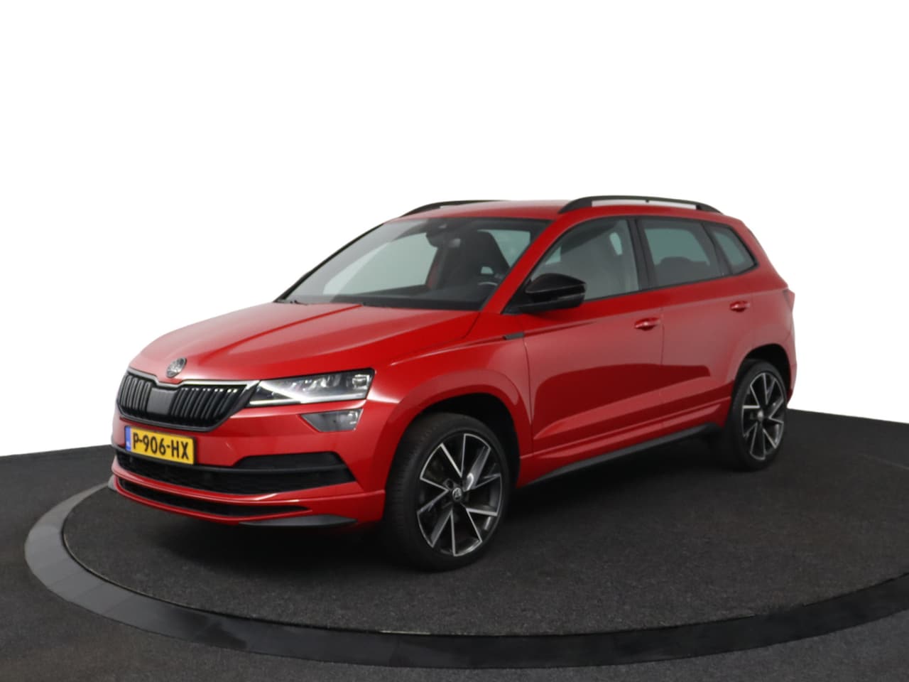 Skoda Karoq - 1.5 TSI ACT Sportline Business | Trekhaak | Stoelverwarming | All Season Banden | Navigati - AutoWereld.nl