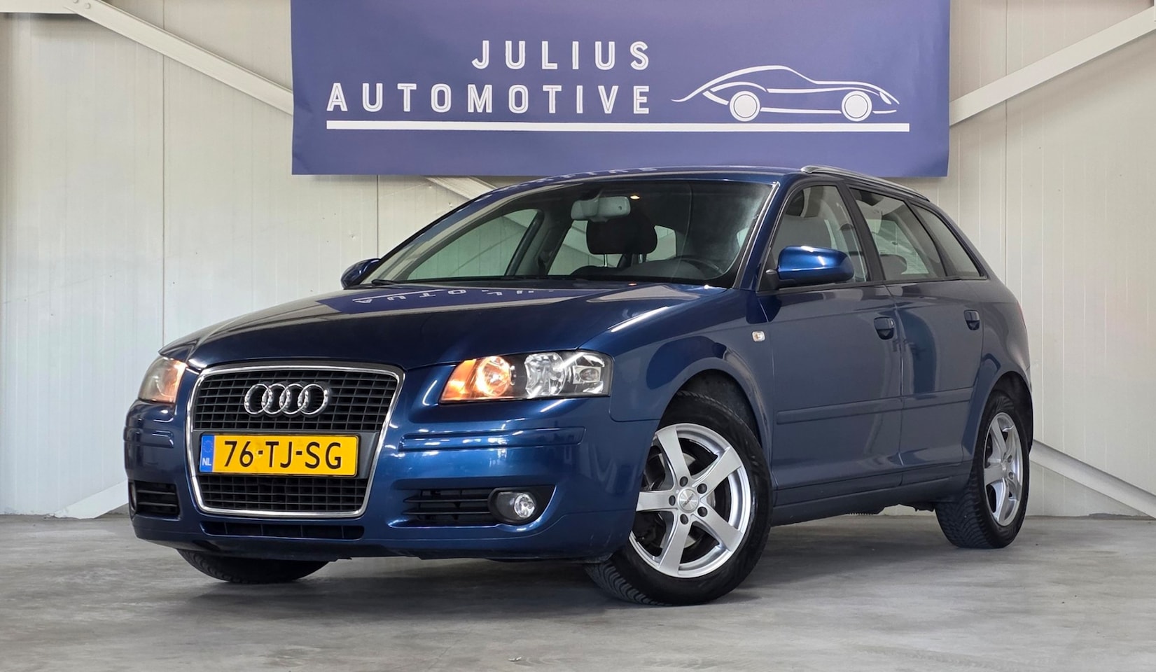 Audi A3 Sportback - 2.0 FSI Ambiente Leer Trekhaak Navi PDC Clima Mooi! - AutoWereld.nl