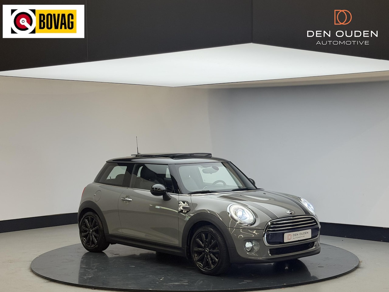 MINI 3-Deurs - 1.5 Cooper Chili Serious Business | Panodak | Sportstoelen | LM velgen - AutoWereld.nl