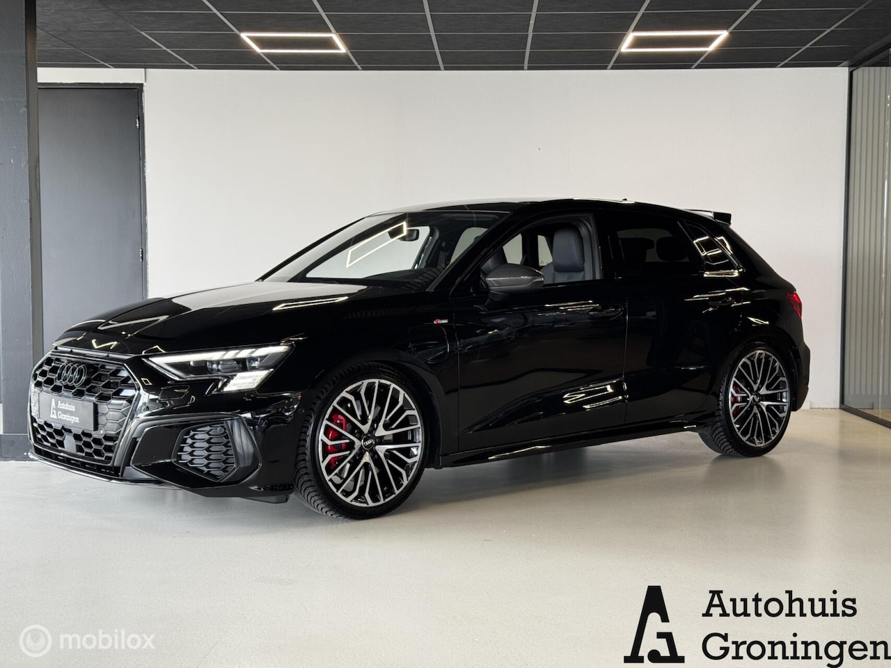 Audi A3 Sportback - 45 TFSI e S edition Competition | Pano | Matrix LED | B&O | Carbon - AutoWereld.nl
