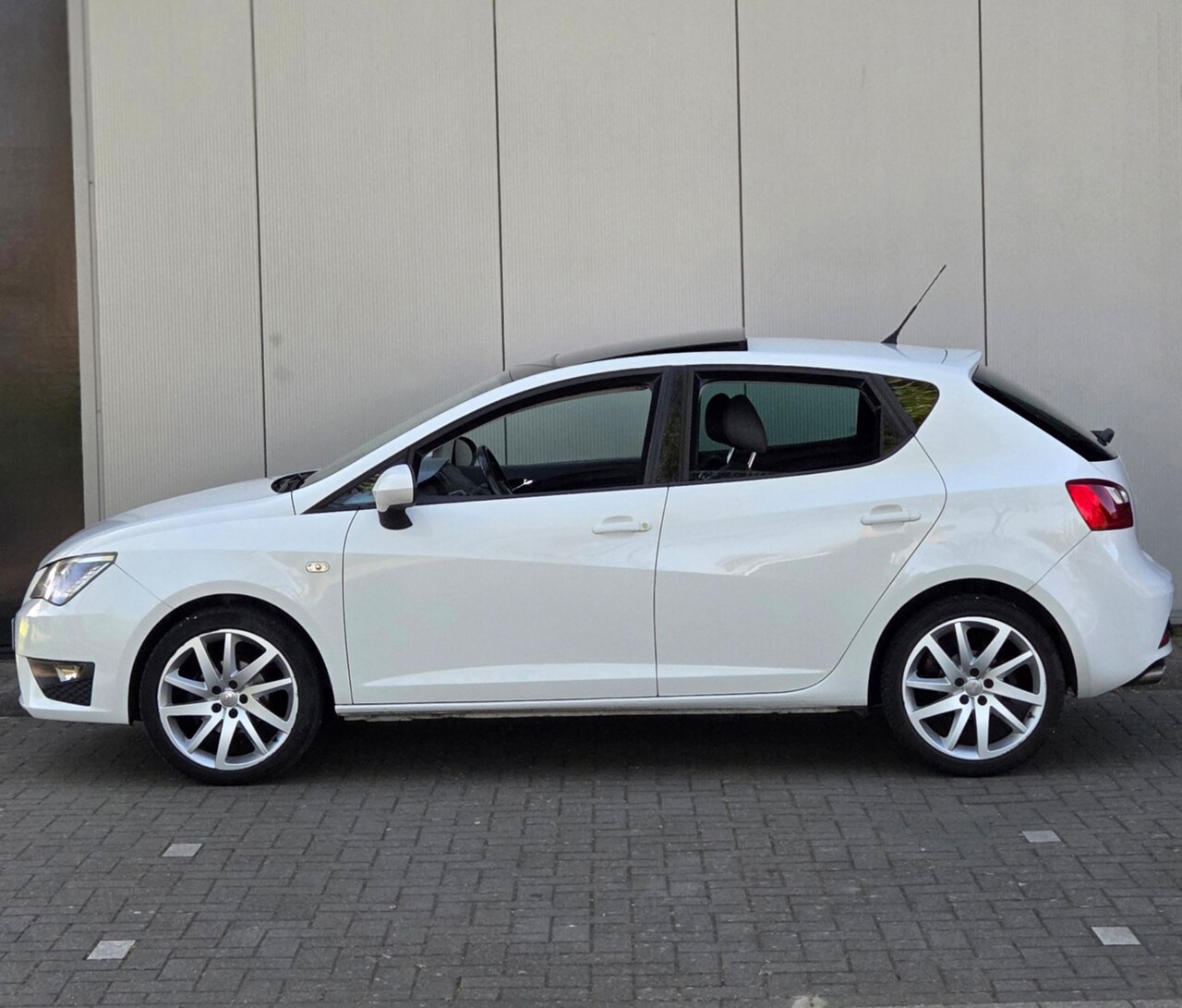 SEAT Ibiza SC - 1.2 TSI FR / Automaat / Panoramdak / Org. NL / Schuif Kanteldak / Dist. Ketting V.V. / Sto - AutoWereld.nl