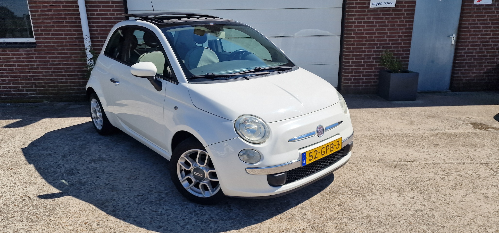 Fiat 500 - 1.2 Lounge In werkelijk top staat verkerende Fiat 500 Lounge open air airco, nieuwe apk bij levering, - AutoWereld.nl