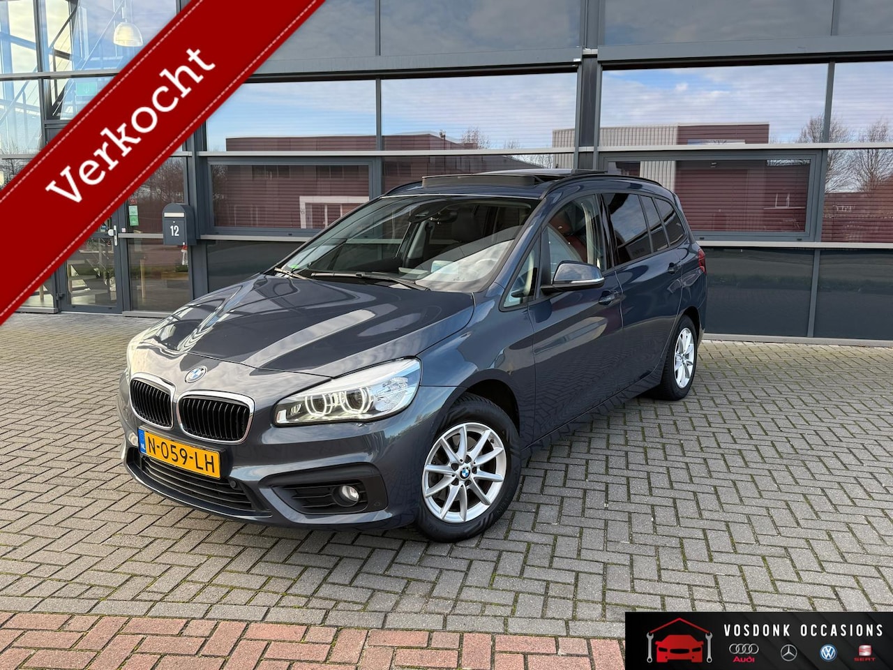 BMW 2-serie Gran Tourer - 216d Centennial High Executive Panoramadak/Trekhaak/ topstaat! - AutoWereld.nl