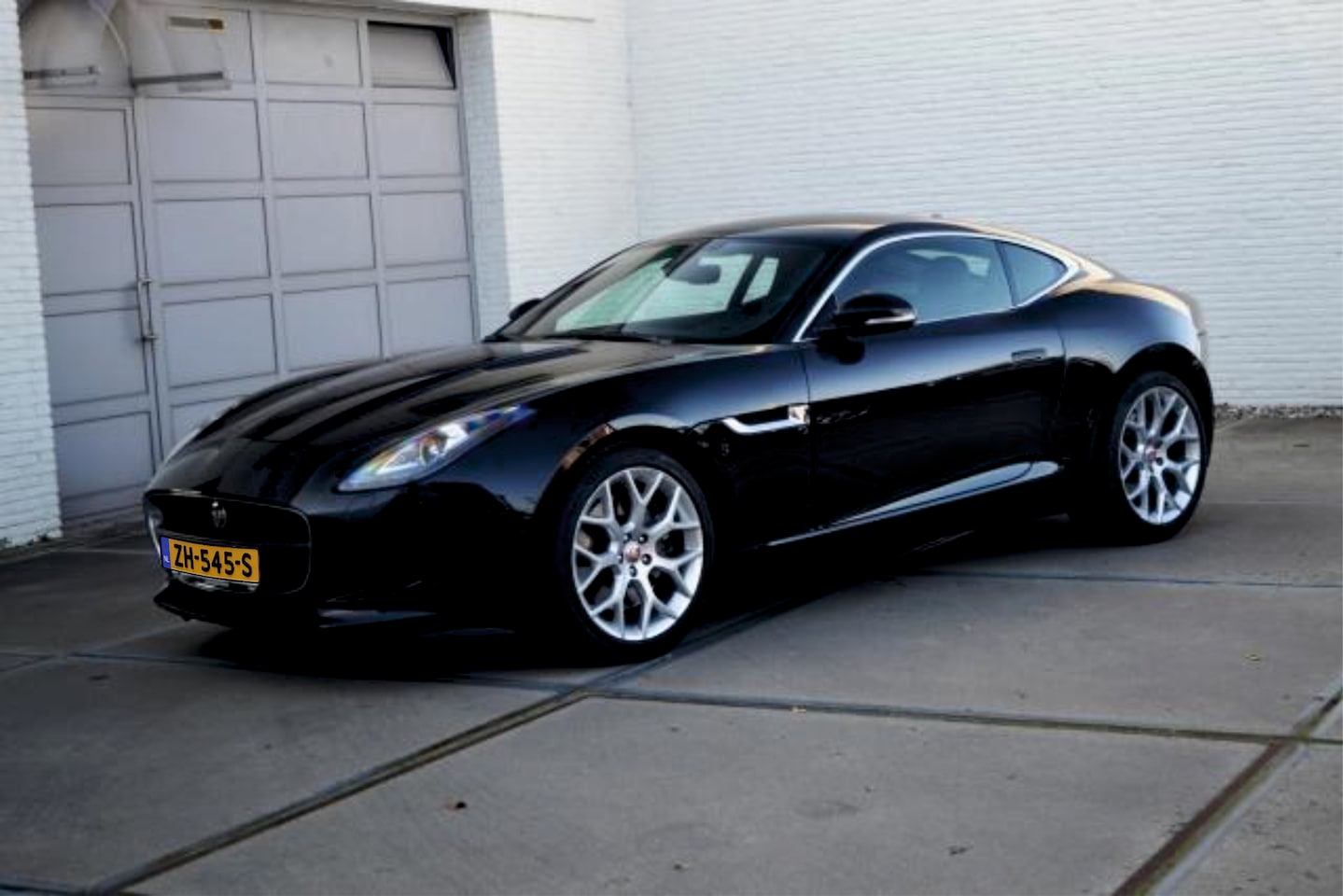 Jaguar F-type - 3.0 V6 Coupé Suoercharged - AutoWereld.nl