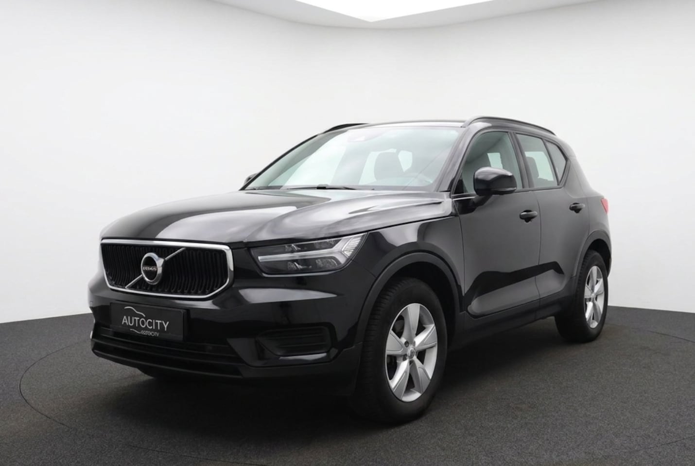 Volvo XC40 - T3 Momentum 163PK 2WD | Elektrische Trekhaak | Stuur/Stoelverwarming | Carplay - AutoWereld.nl