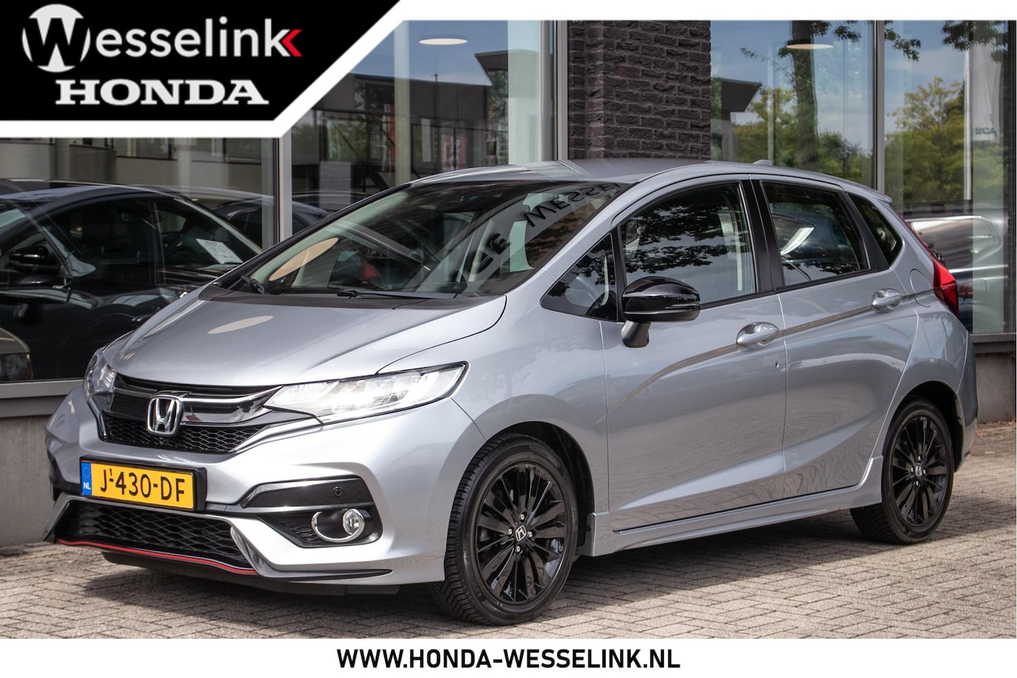 Honda Jazz - 1.5 i-VTEC Dynamic | All-season banden | Navigatie | Stoelverwarming - AutoWereld.nl