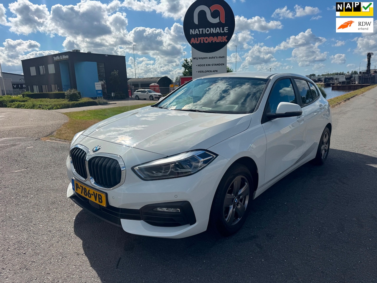 BMW 1-serie - | 2022 | 116i Business Edition | APK | Virtual Cockpit - AutoWereld.nl