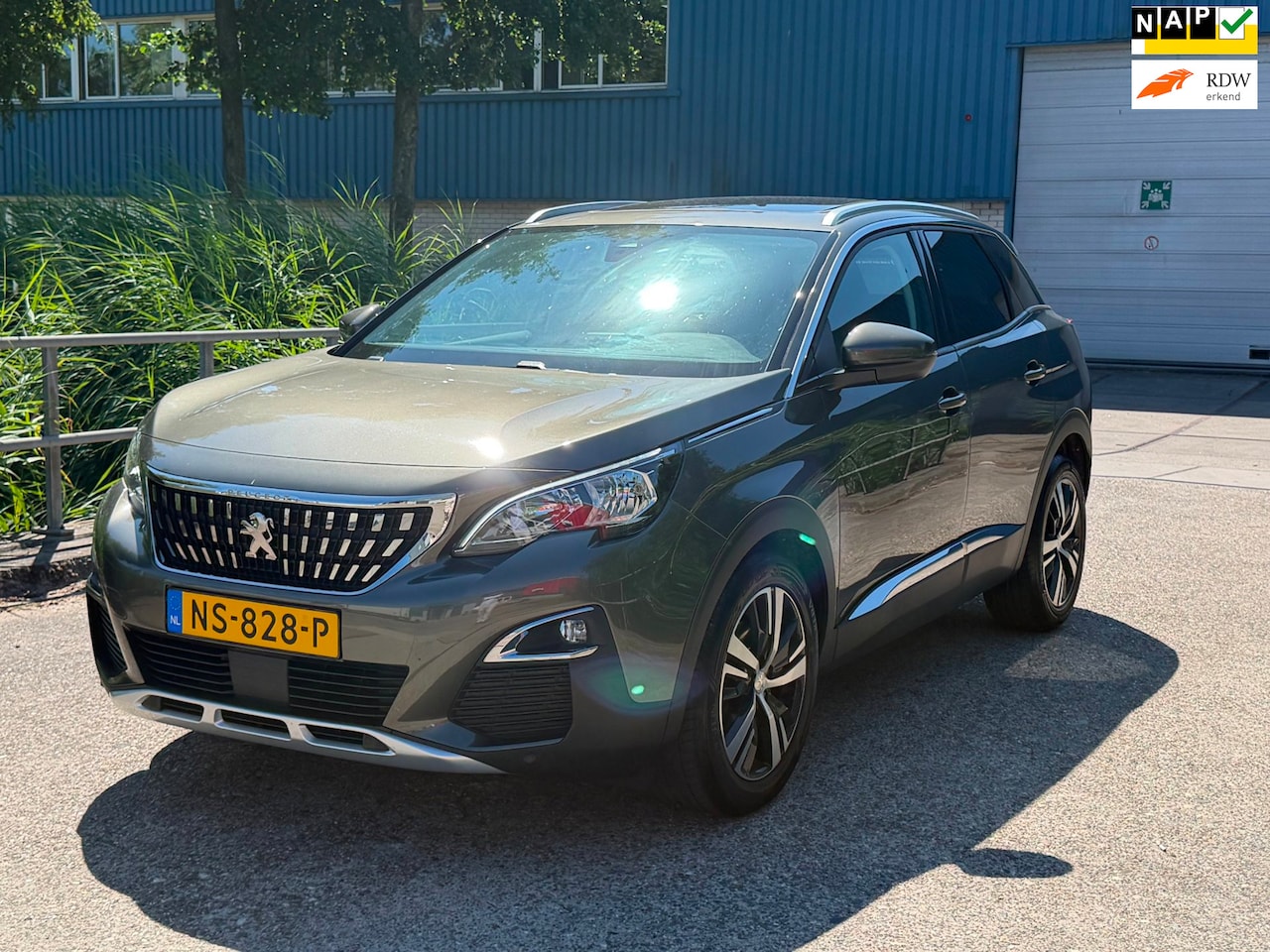 Peugeot 3008 - 1.2 PureTech Première Automaat! PANO! 1e Eigenaar 67.000 KM NAP! - AutoWereld.nl