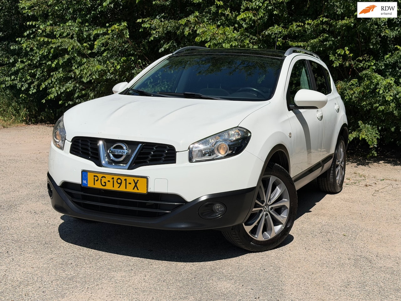 Nissan Qashqai - 1.6 Acenta | Cruise control + Navi Nu € 4.950,- !!! - AutoWereld.nl