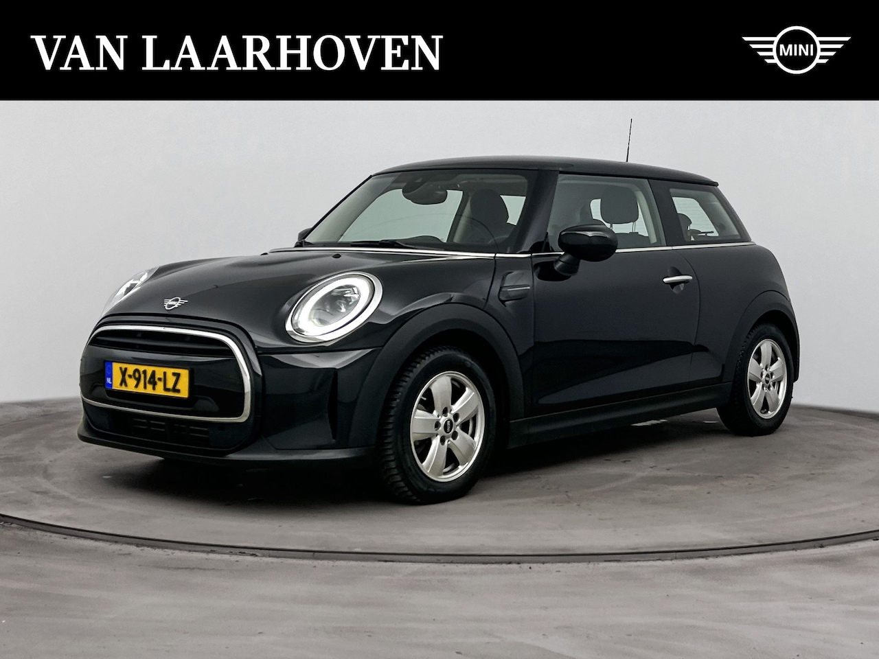 MINI Cooper - Hatchback Essential Automaat / Cruise Control / Multifunctioneel stuurwiel / PDC / LED - AutoWereld.nl