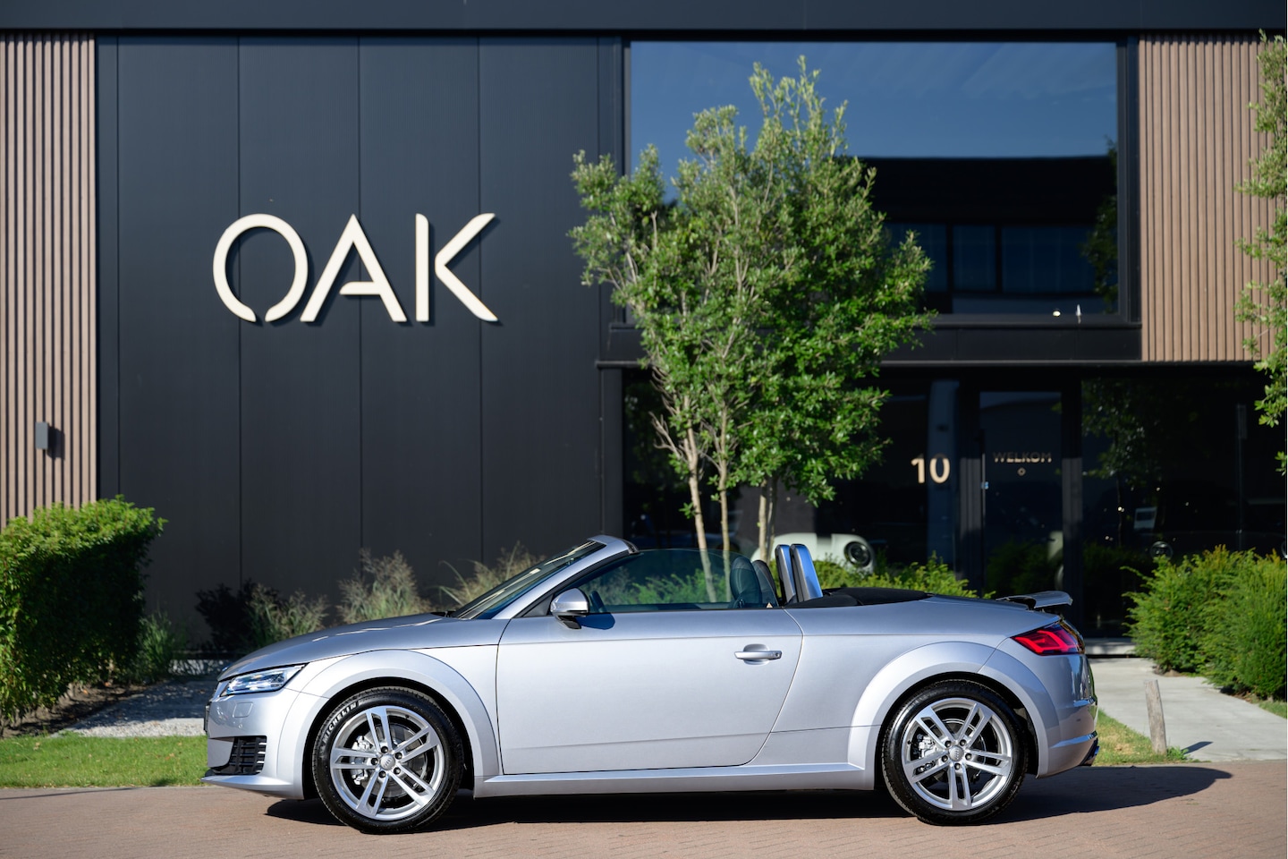 Audi TT Roadster - 1.8 TFSI Pro Line | Navigatie | Alcantara/Leder | Camera | 18"LM | Topstaat! - AutoWereld.nl